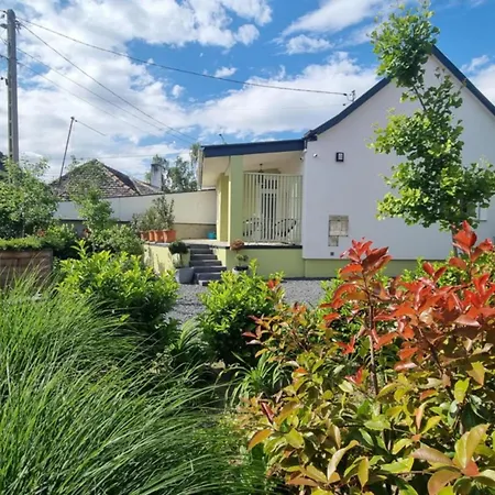 דירה Boekeny-vendeghaz